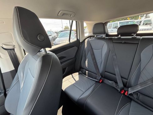 Used 2026 Volkswagen Tiguan SE FWD image 41