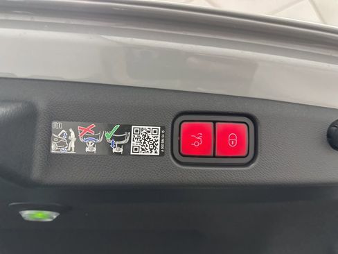 New 2026 Mercedes-Benz E 350 4MATIC Sedan image 27