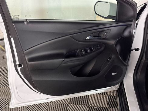Used 2017 Chevrolet Volt Premier w/ Driver Confidence II Package FWD image 10