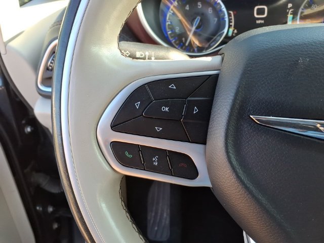 Used 2020 Chrysler Pacifica Limited FWD image 19