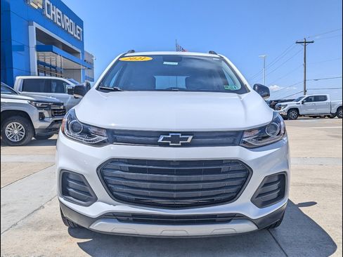 Used 2021 Chevrolet Trax LT w/ Redline Edition AWD/4WD image 11