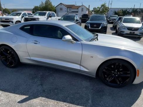 Used 2019 Chevrolet Camaro LT RWD image 3