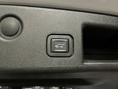 Used 2024 Chevrolet Equinox LT AWD/4WD image 9