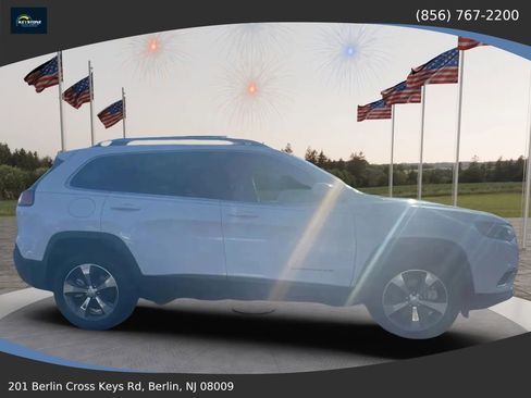 Used 2019 Jeep Cherokee Limited w/ Trailer Tow Group image 2