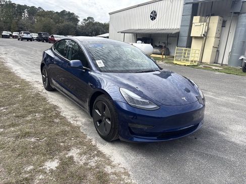 Used 2023 Tesla Model 3 Standard Range image 2