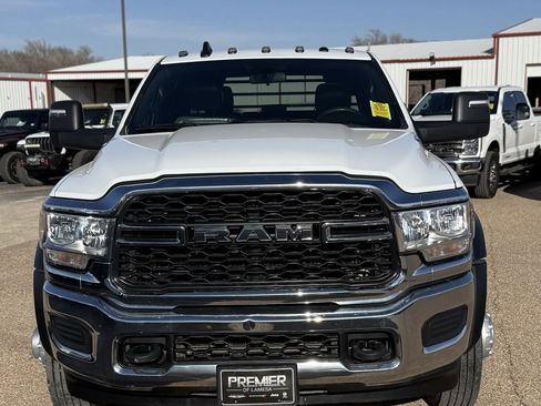 Used 2024 RAM 5500 Tradesman w/ Chrome Appearance Group image 9