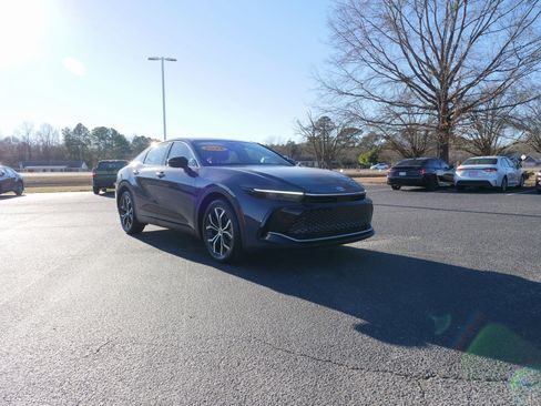 Used 2026 Toyota Crown XLE image 10