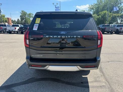Used 2025 Ford Expedition Platinum w/ Driver's Package AWD/4WD image 10