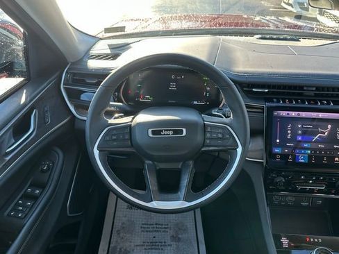 Used 2022 Jeep Grand Cherokee Limited 4xe w/ Luxury Tech Group II image 21