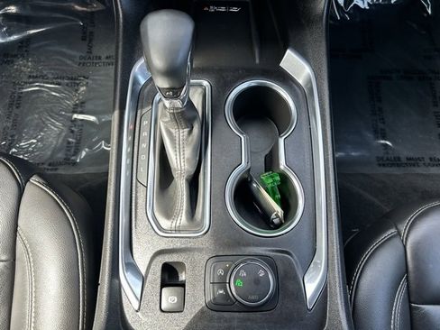 Used 2023 Chevrolet Traverse LT image 25