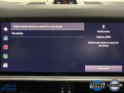 Used 2022 Porsche Cayenne w/ Premium Package image 44