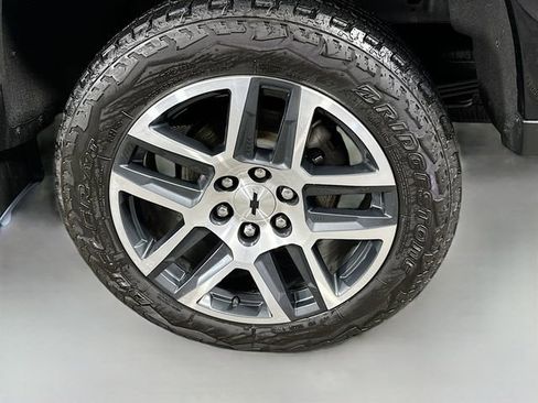 Used 2024 Chevrolet Colorado Z71 w/ Z71 Convenience Package 2 image 28