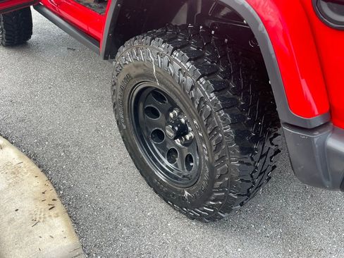 Used 2021 Jeep Wrangler Rubicon AWD/4WD image 9