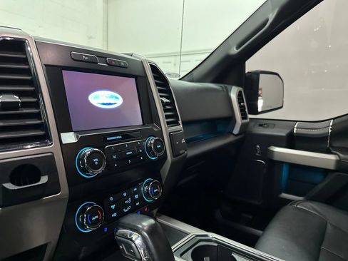 Used 2019 Ford F150 Lariat RWD image 32