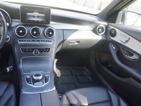 Used 2018 Mercedes-Benz C 300 4MATIC Sedan image 40