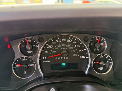 Used 2016 Chevrolet Express 3500 w/ Express Access Plus Package RWD image 10