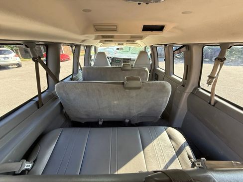 Used 2015 GMC Savana 3500 LT w/ LT Preferred Equipment Group RWD image 18