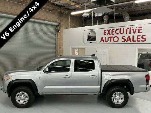 Used 2022 Toyota Tacoma SR5 image 8