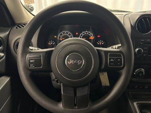 Used 2017 Jeep Patriot Sport image 7