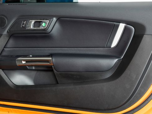 Used 2021 Ford Mustang Shelby GT500 w/ Carbon Fiber Track Pack image 49