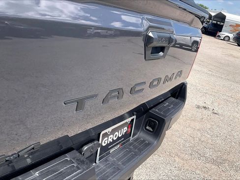 Used 2025 Toyota Tacoma TRD Sport image 30