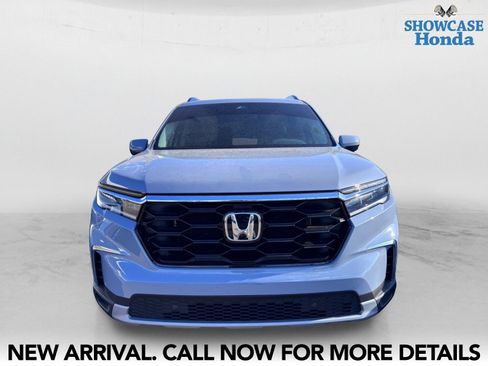 Used 2025 Honda Pilot Touring image 7