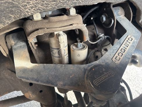 Used 2022 GMC Sierra 2500 AT4 w/ AT4 Preferred Package image 3