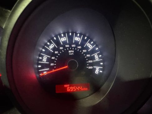 Used 2011 Kia Soul FWD image 16