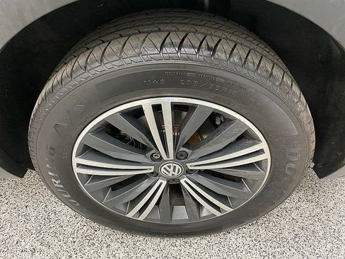 Used 2018 Volkswagen Tiguan SEL image 23