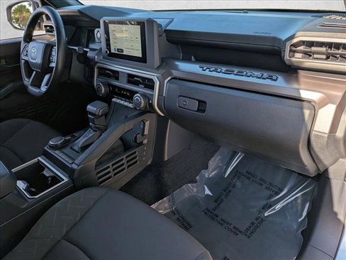 Certified 2024 Toyota Tacoma SR5 AWD/4WD image 20