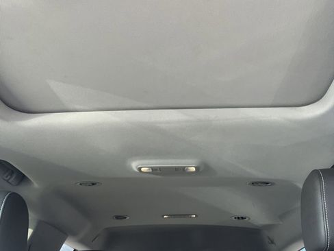 Used 2018 GMC Yukon SLT w/ HD Trailering Package image 16