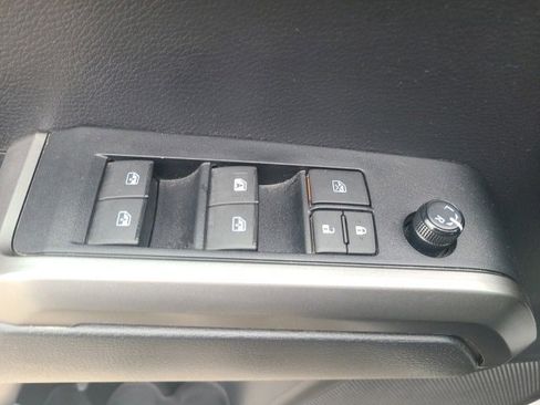 Used 2022 Toyota Tacoma SR5 image 19