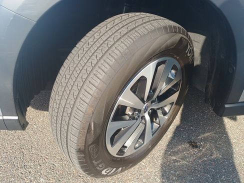 Used 2024 Subaru Outback Premium image 9