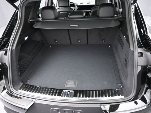New 2026 Porsche Cayenne AWD/4WD image 33
