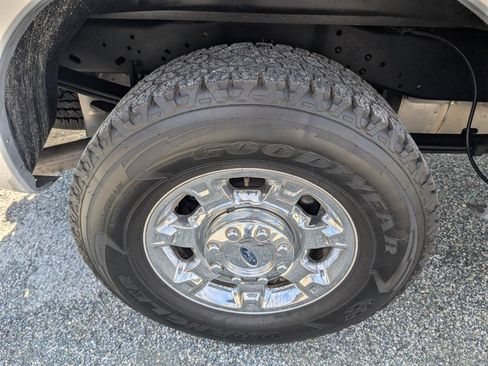 Used 2015 Ford F250 Lariat w/ Chrome Package image 6