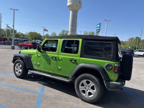 Used 2018 Jeep Wrangler Unlimited Sport S AWD/4WD image 14
