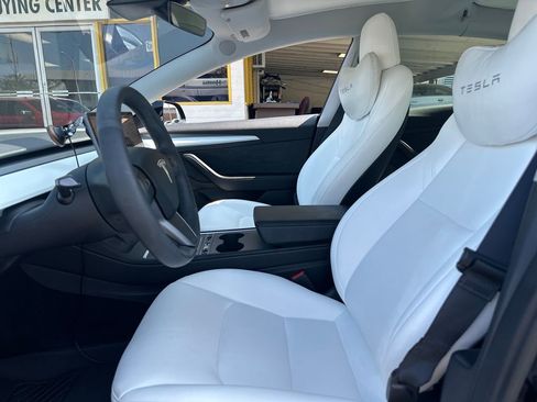 Used 2023 Tesla Model 3 Performance image 12