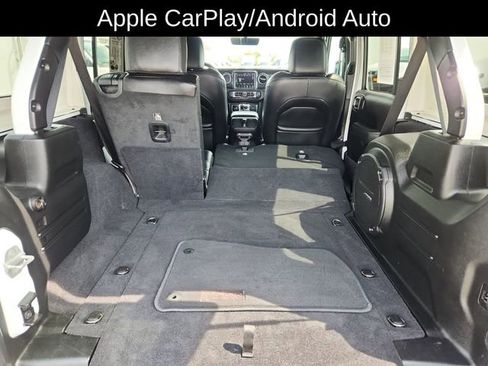 Used 2020 Jeep Wrangler Unlimited Sahara image 36