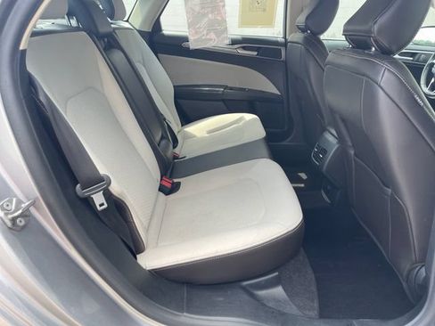 Used 2020 Ford Fusion SE w/ Equipment Group 151A FWD image 29