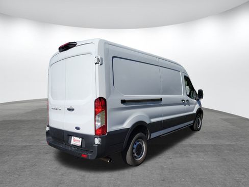 Used 2023 Ford Transit 250 Medium Roof image 15