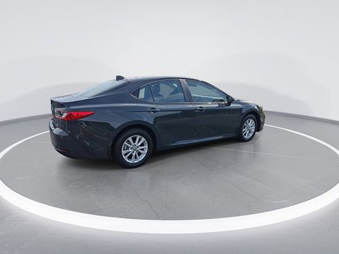 Used 2025 Toyota Camry LE AWD/4WD image 9