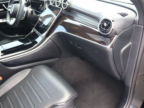 Used 2025 Mercedes-Benz GLC 350e 4MATIC w/ AMG Line image 19