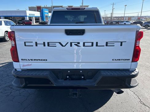 Used 2024 Chevrolet Silverado 2500 Custom w/ Custom Convenience Package image 5