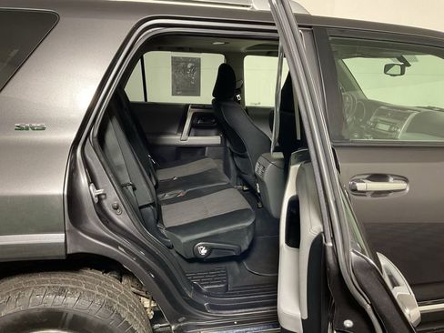 Used 2011 Toyota 4Runner SR5 w/ Convenience Pkg image 26
