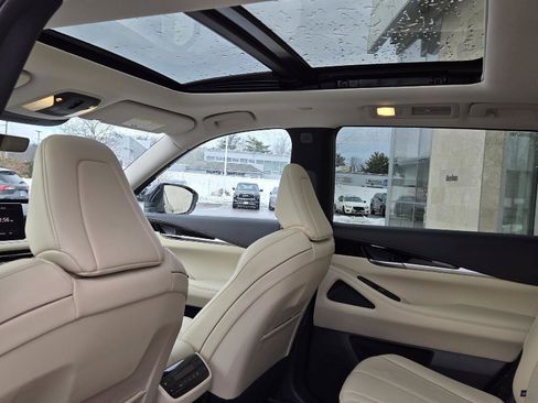 Certified 2025 INFINITI QX60 Pure image 11