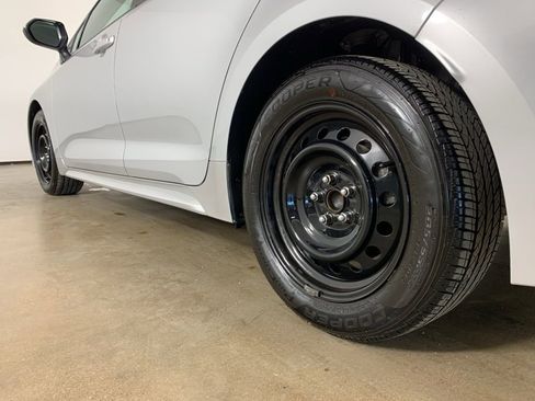 Used 2022 Toyota Corolla LE image 13