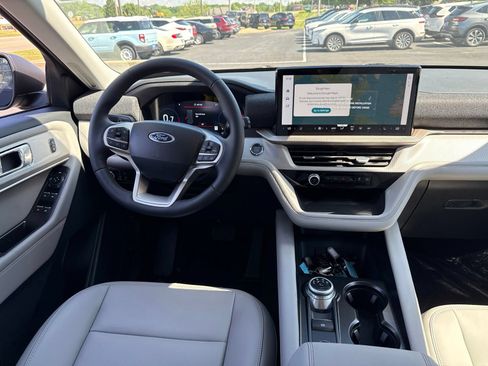 New 2026 Ford Explorer Active w/ Active Comfort Package AWD/4WD image 5