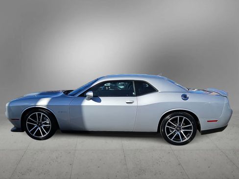 Used 2022 Dodge Challenger R/T w/ Plus Package image 6