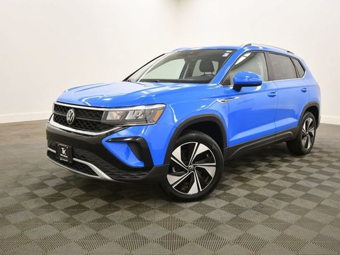 Used 2023 Volkswagen Taos SE AWD/4WD image 2