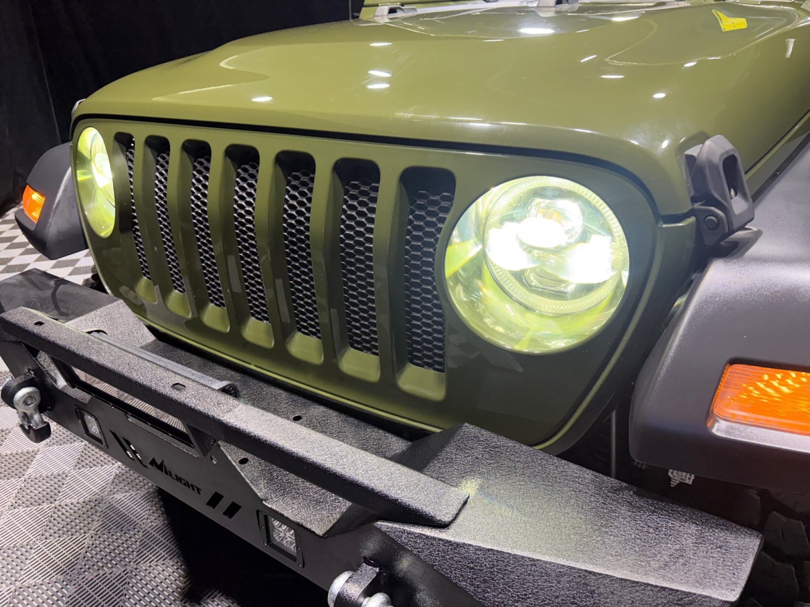 Used 2023 Jeep Wrangler Unlimited Sport AWD/4WD image 9